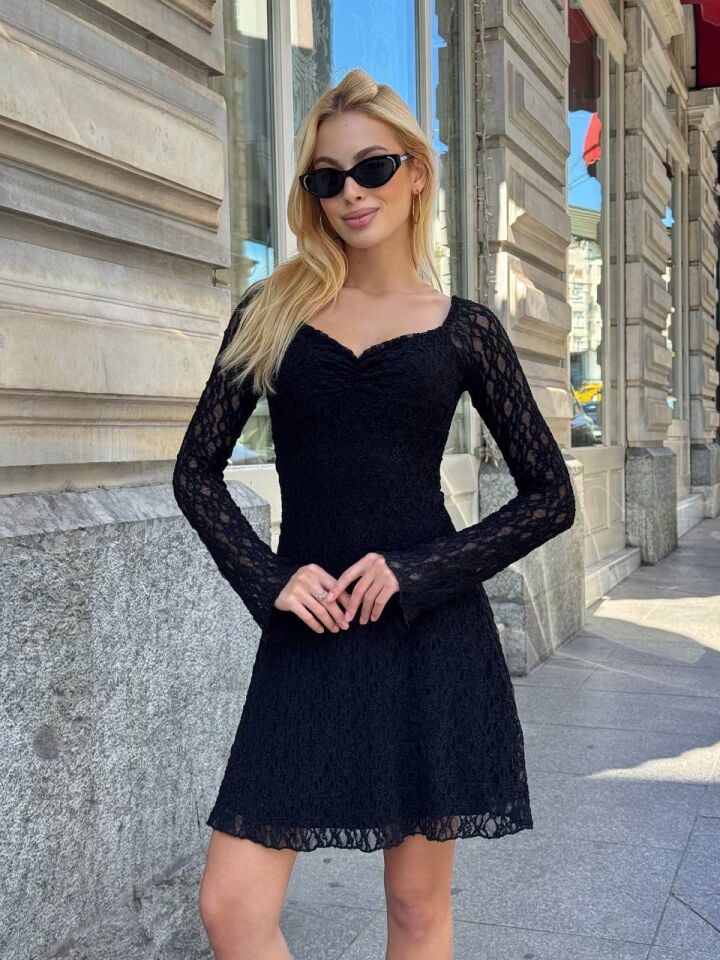 Kadın Dantelli Kayık Yaka Uzun Çan Kol Mini Elbise