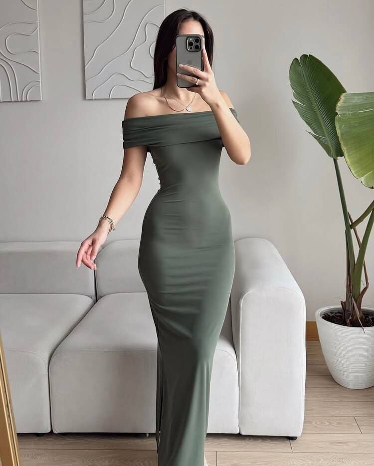 Robe mi-longue fendue à col Madona pour femme