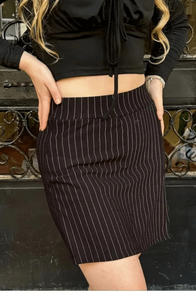 WOMEN'S SLITTLE STRIPED MINI SHORTS SKIRT