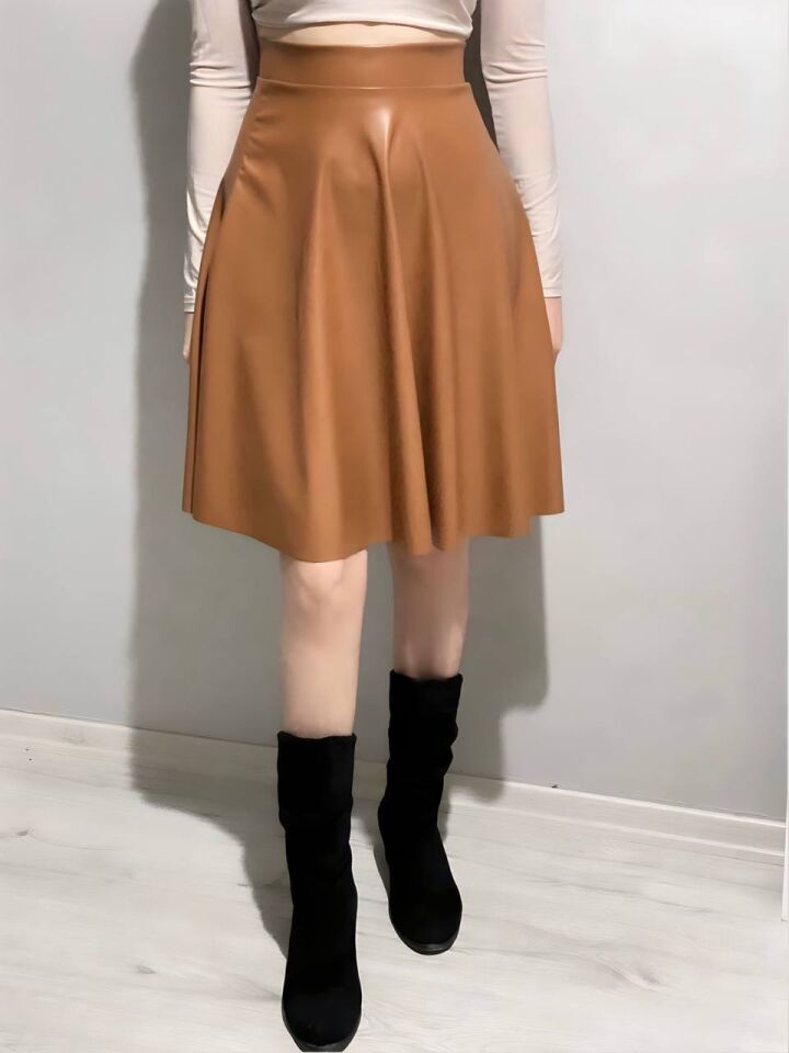 Jupe évasée en similicuir pour femme