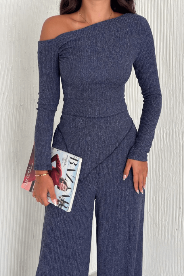 Women's Off-Shoulder Drape Detail Crepe Blouse Trouser Set